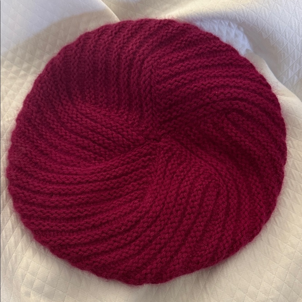 Longchamp Paris 100% Cashmere Knit Raspberry Beret Hat. Authentic. Like New! - Picture 6 of 6